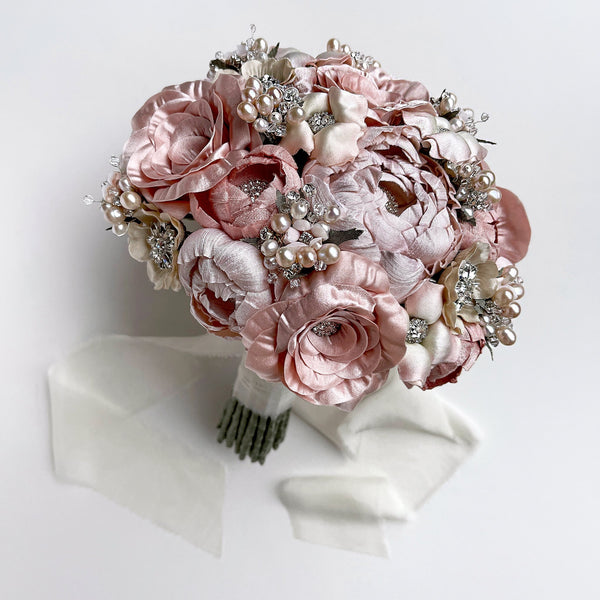 Luxury Bride Bridesmaid Bouquet Rhinestone Pearl Ribbon Rose