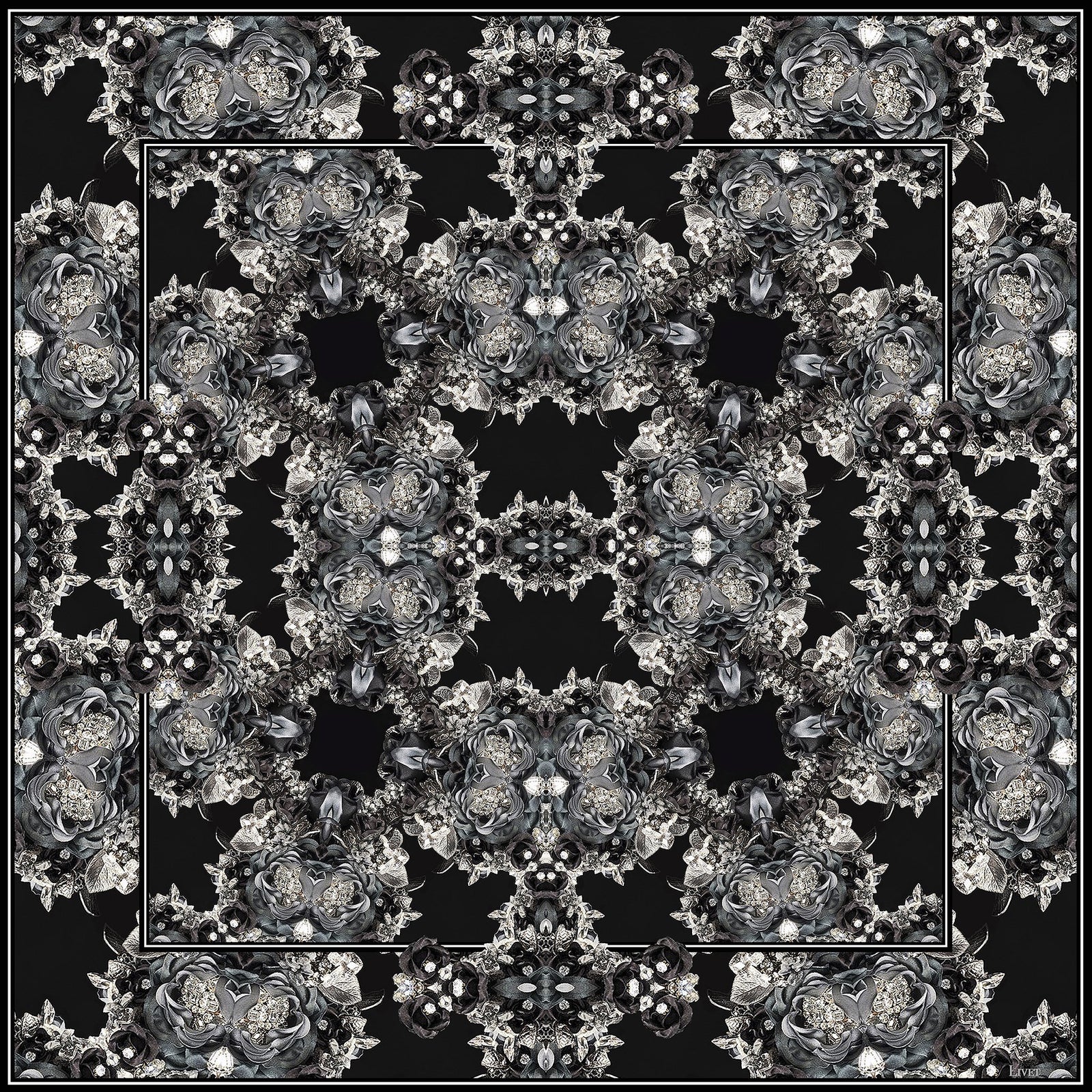 Passe-foulard Vintage Argenté à Fleurs Mordorées Sur Fond Noir - Bijou Fantaisie Unisexe
